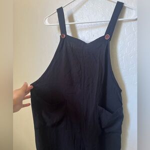 BLACK JUMPSUIT WITH FRONT POCKETS